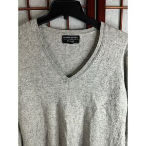 Banana Republic women's sweater in gray made with fine Italian yarn by Filpucci